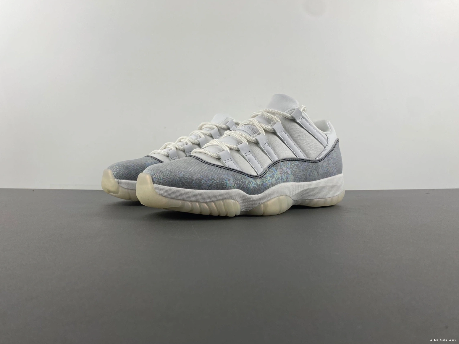 Year Low Snake Jordan CNY of the 11 HQ7000-001 Air 1110